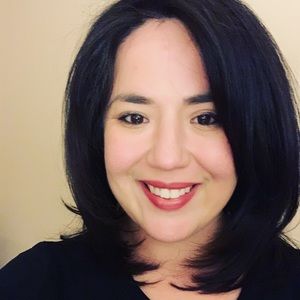 Meet your Posher, Raquel